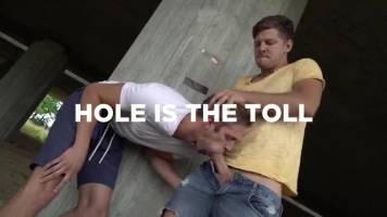 Bromo – Hole Is The Toll – Rosta Benecky & Rami Mickki