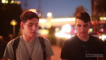 Ébats passionnés à Las Vegas entre beaux garçons – Aiden Garcia & Alex Riley
