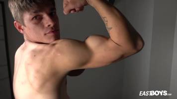 Daniel Donovan – Flex Muscle