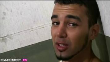 Jeune tunisien se masturbe