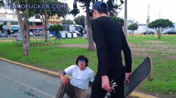 Jeune skater péruvien baisé comme un porc
